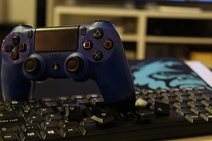 Read more about the article PC Vs. Console – The Never-Ending Fight for Dominance