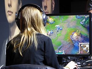 Read more about the article Merit above all else: Reception of all-female esports teams