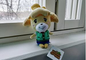 Read more about the article Small yet detailed — Plushie of Animal Crossing’s reliable puppy secretary Isabelle