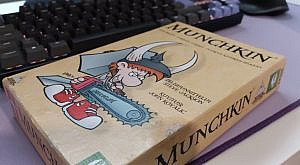 Read more about the article Game with “complex role-playing stuff” left out – A review of Munchkin
